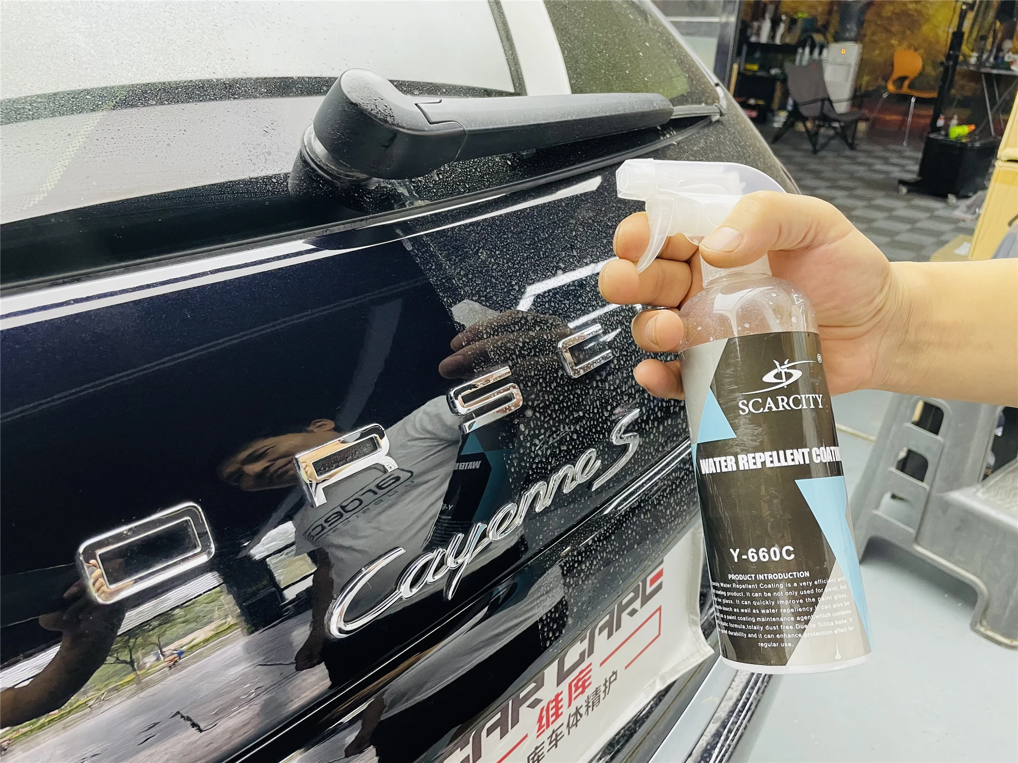 Spray of graphene ceramic coating, use stronger than car wax enamel or top coating