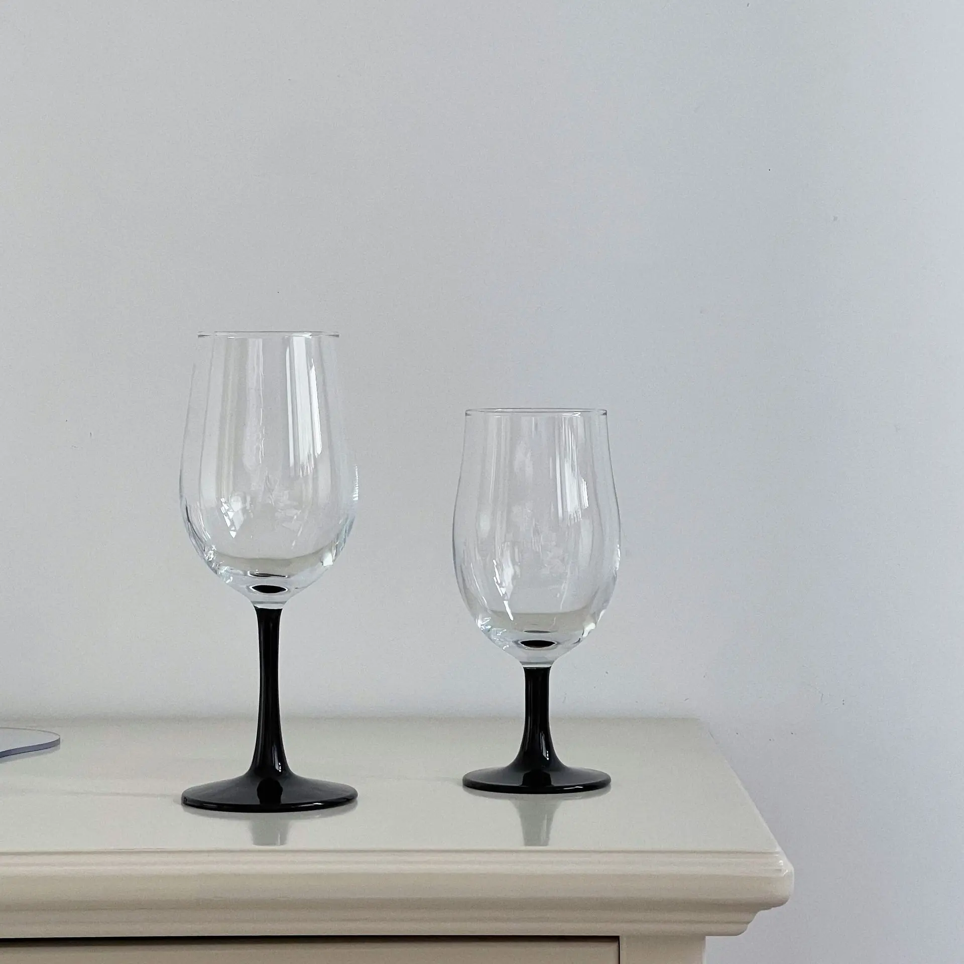 vintage, French Mediaeval ins, black stem stemglass, Vintage style, iced wine Champagne glass