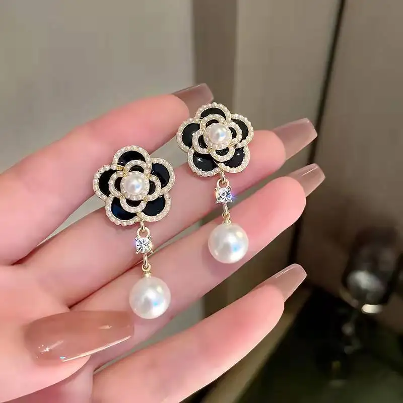 Camellia Designer Earings Collection Designer Jewelry Sets Rhinestone Stainless Steel Flower Pearls Earrings Latest Catalogue