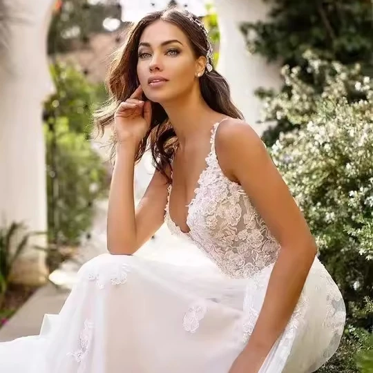 Grace A Line Appliques Lace Wedding Dress Backless Spaghetti Strap Bridal Gowns Princess Wedding Dress