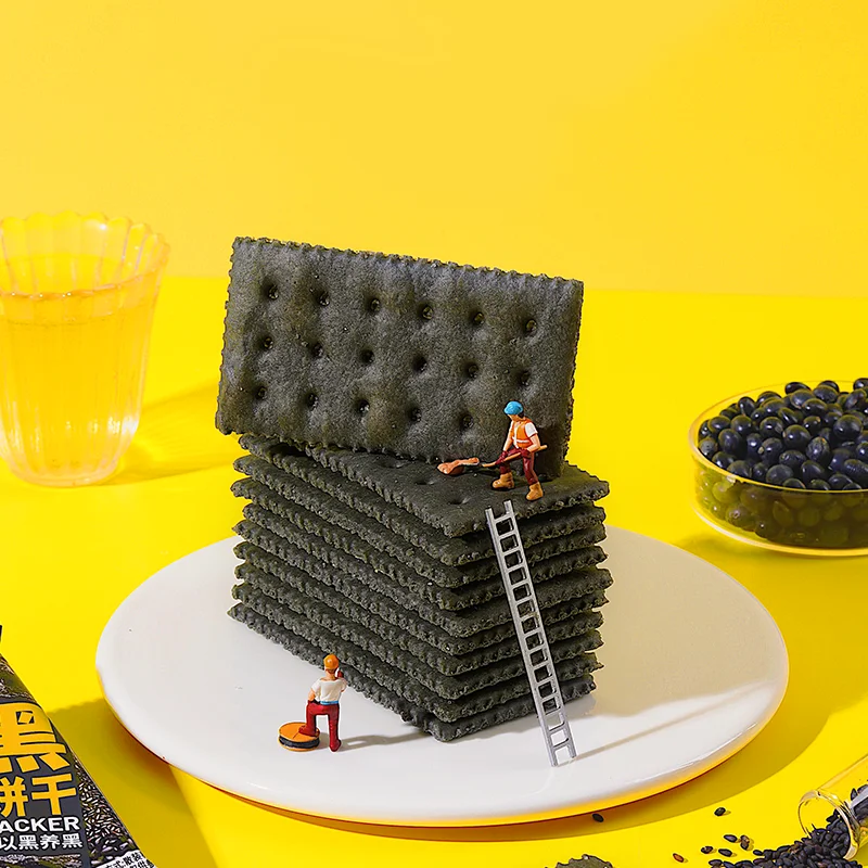 Wholesale 500g Crispy 5 Black Soda Flavored Baking Chip Mini Cookies Snacks Thin Saltine Crackers Biscuits