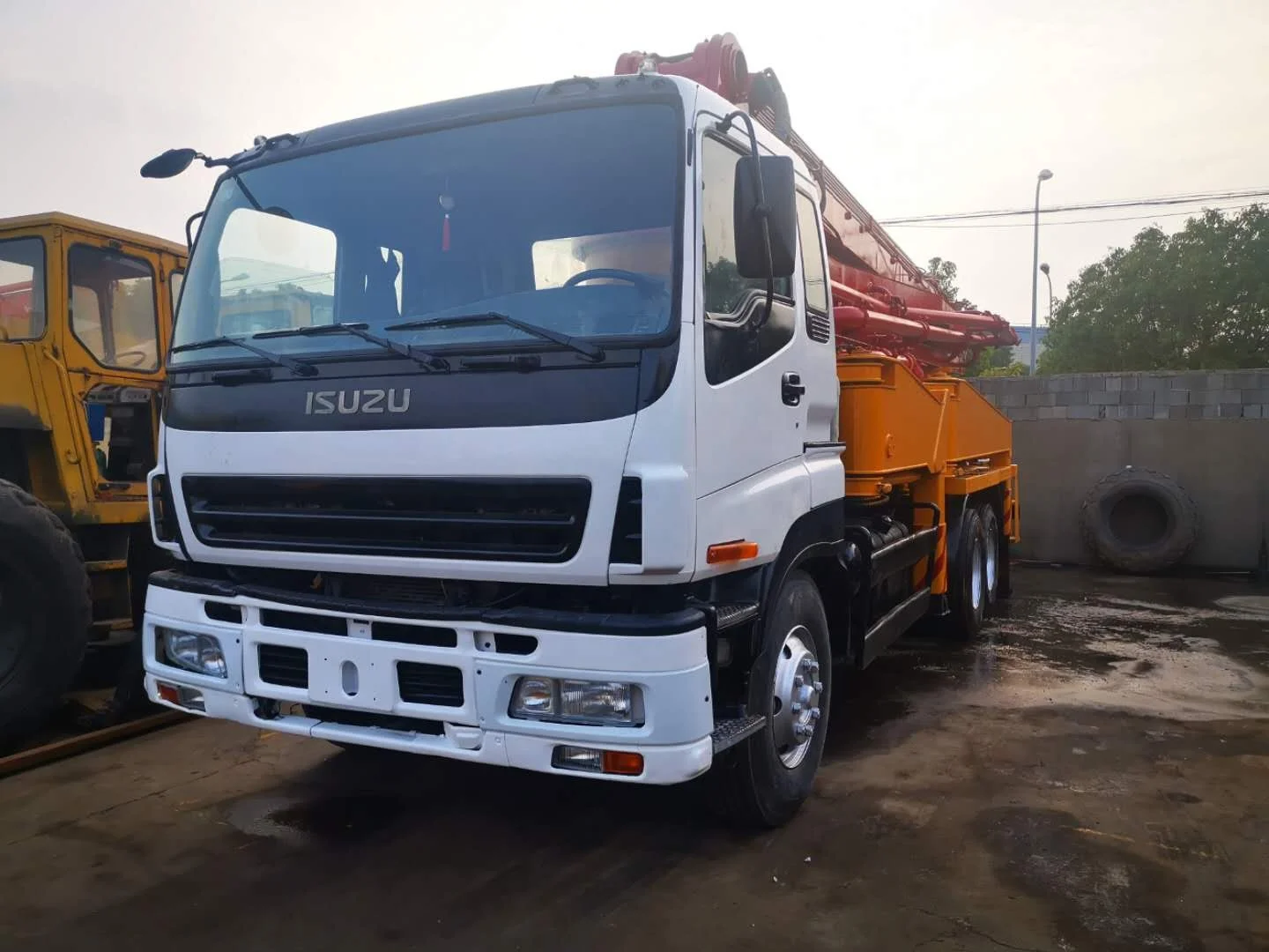 Cheap Sany pump truck 37m with Isuzu chassis Sany Putzmeister 42m TRUCK With benzz chassis