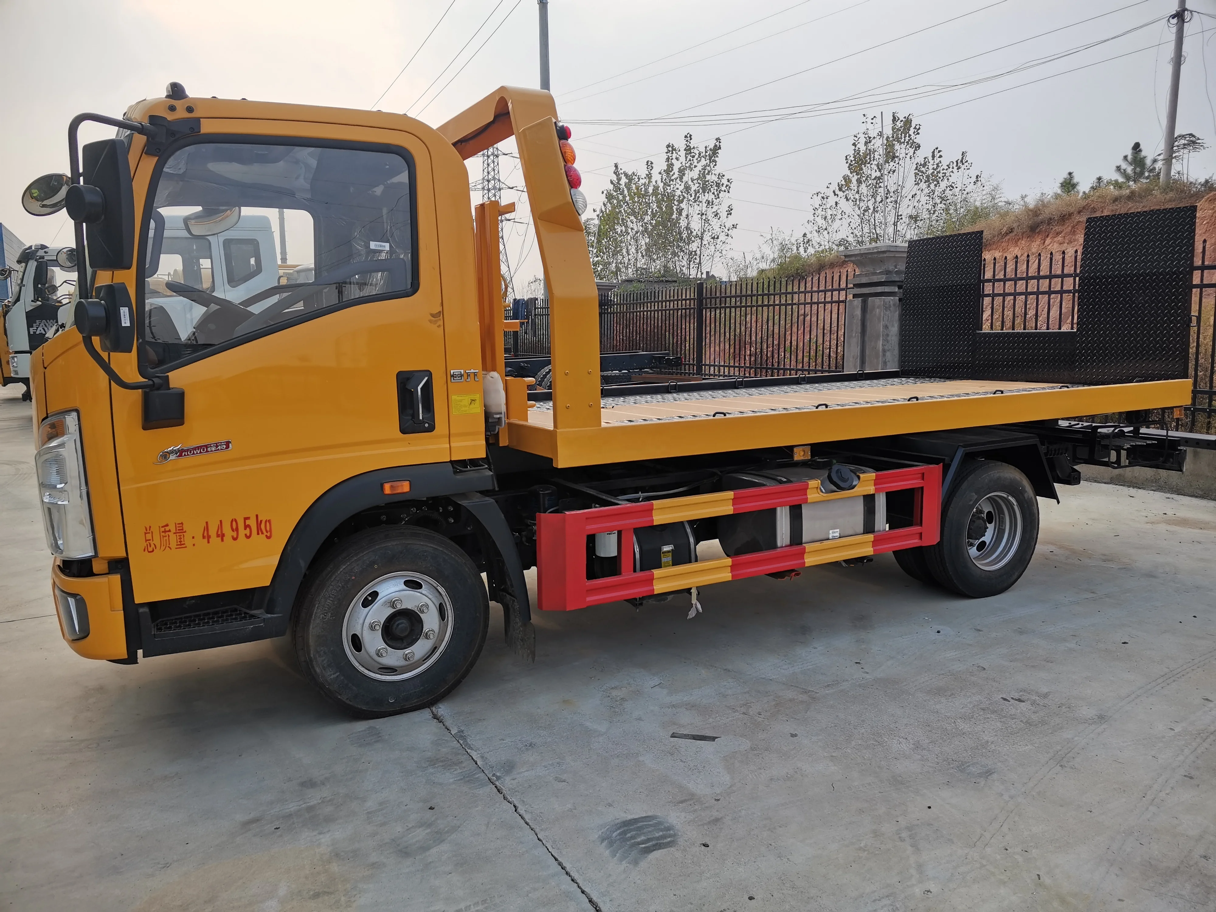 Высококачественный Sinotruk HOWO новый грузовик-эвакуатор 4x2 3 тонны 5 тонн для