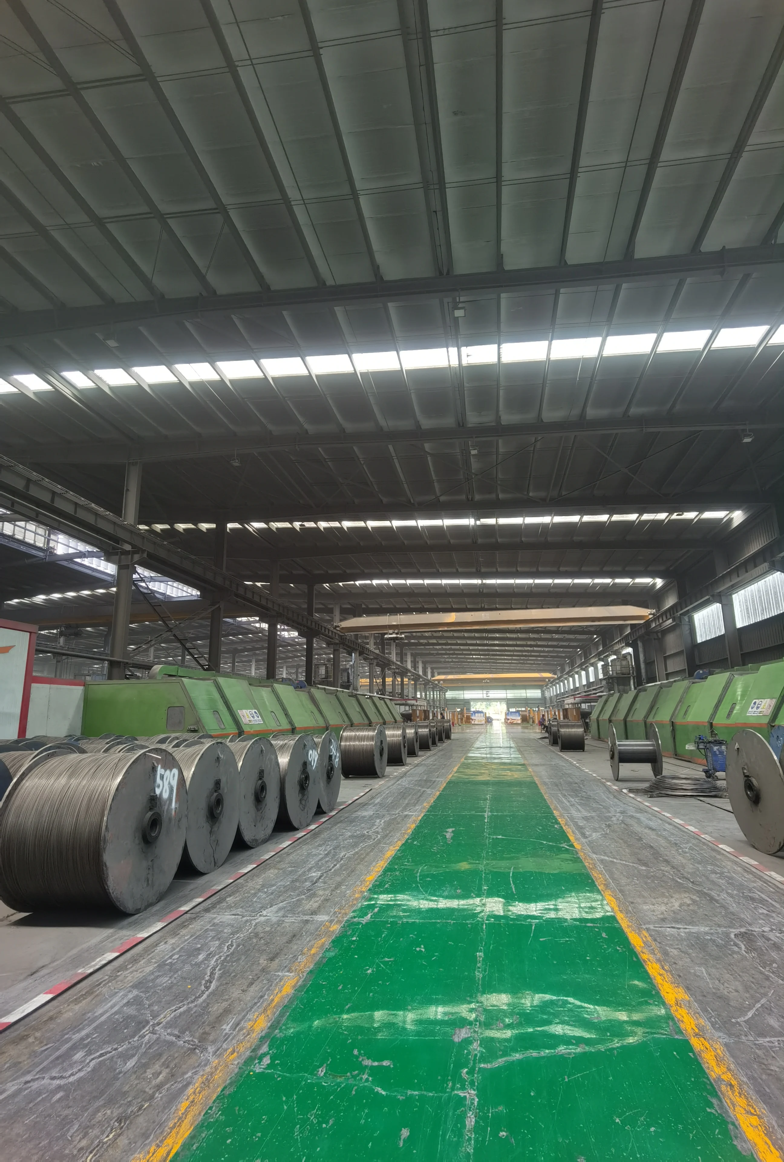 Warehouse Supply Low Relaxation Carbon Steel 1*7 PC Strand Cables for Building and Construction