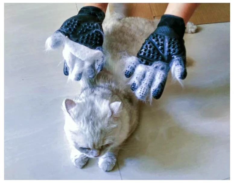 Pet Dog Cat Grooming Glove Gentle Deshedding Brush Glove Efficient Pet Hair Remover Mitt