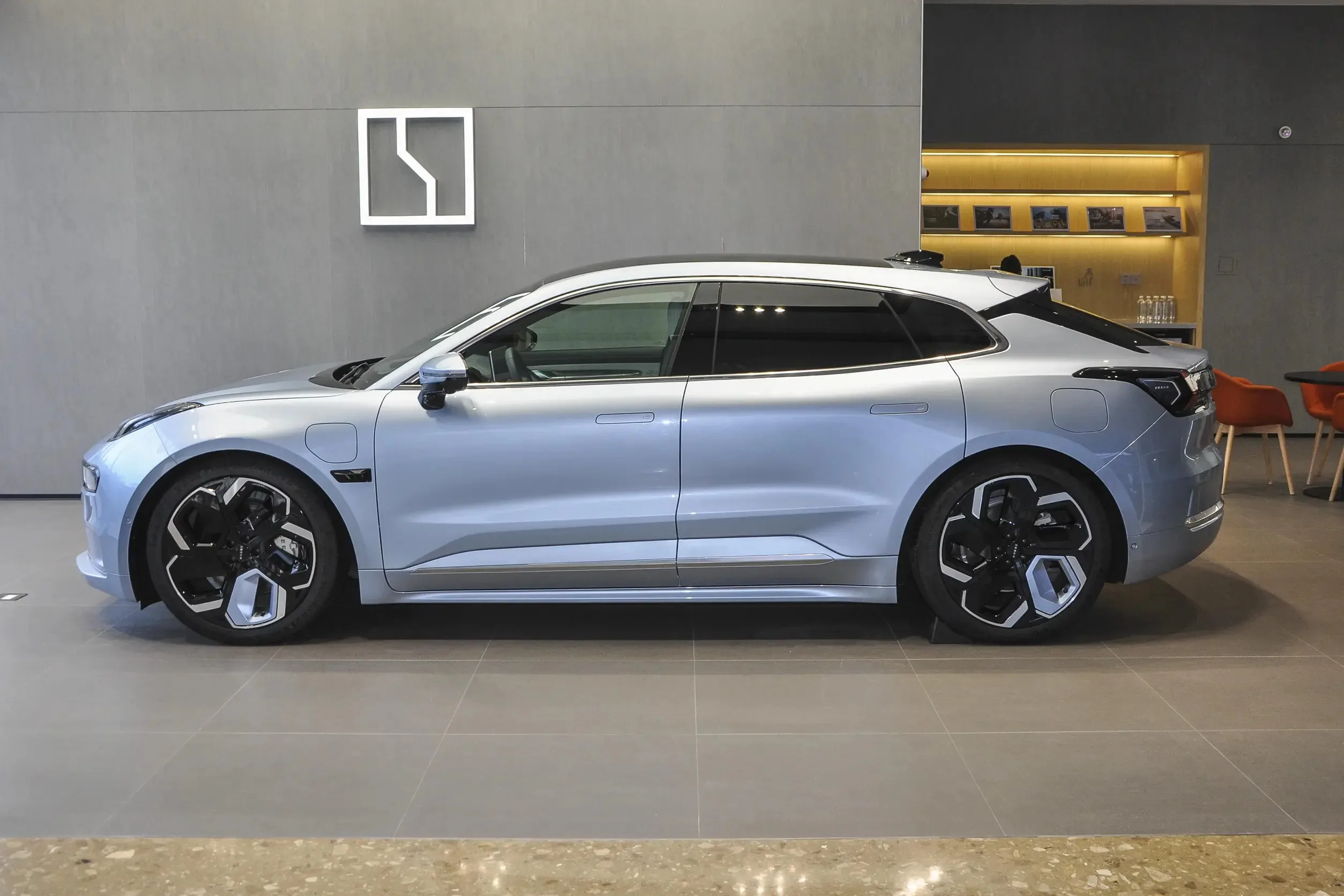 ZEEKR 001 YOU Version New Design Pure Electric EV Car With Sports Seat And Radial Wheel Hub