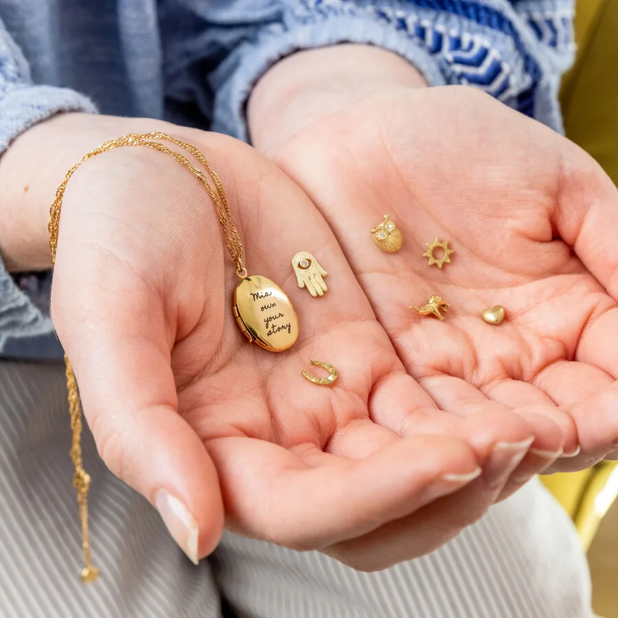 2024 INS stainless steel Elliptical Photo Box Owl Hand Palm Elephant Horseshoe Pendant Necklace