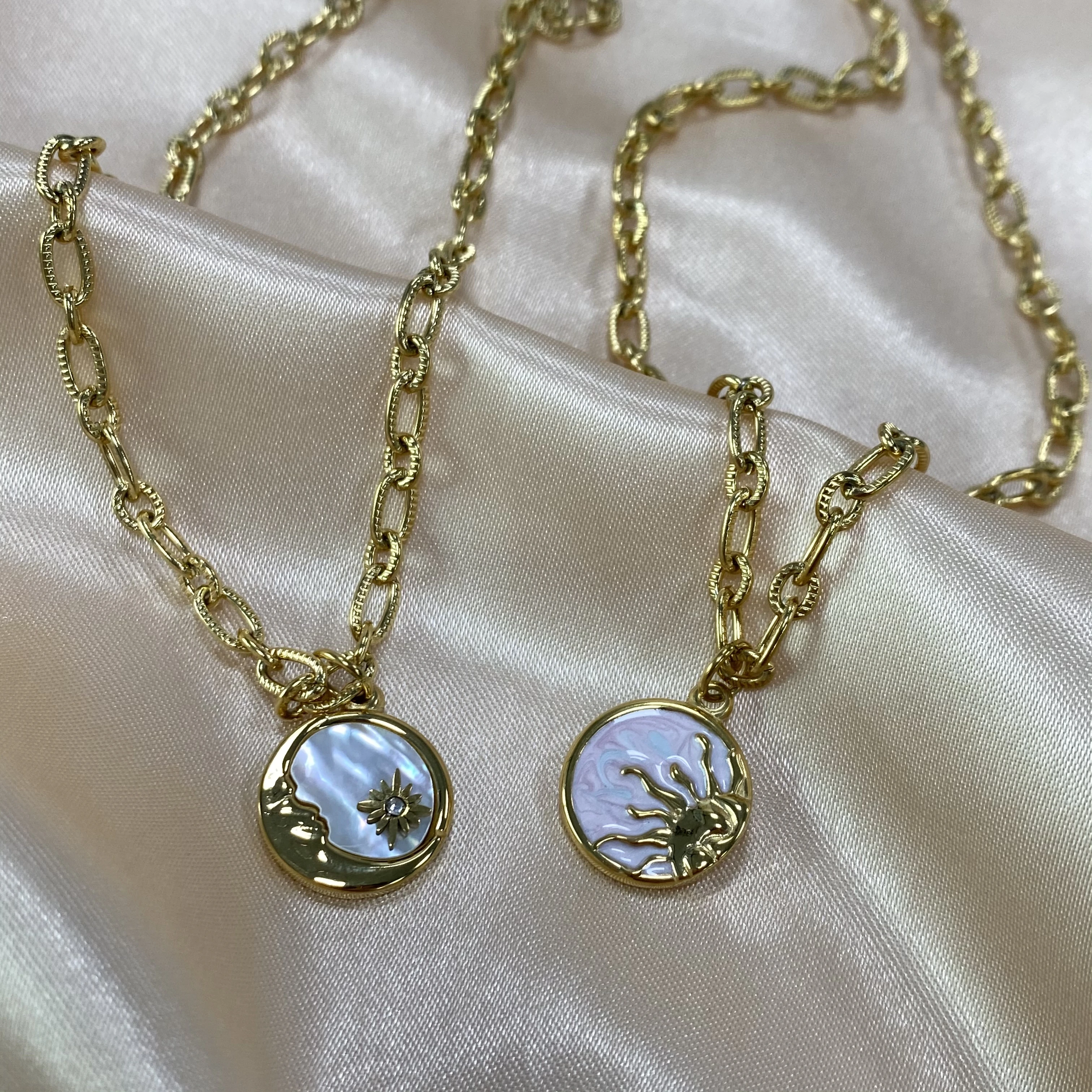 Minos Vintage Design Coin Pendant Necklaces Waterproof 18k Gold Plated Stainless Steel Sun And Moon Pearl Pendant Necklaces