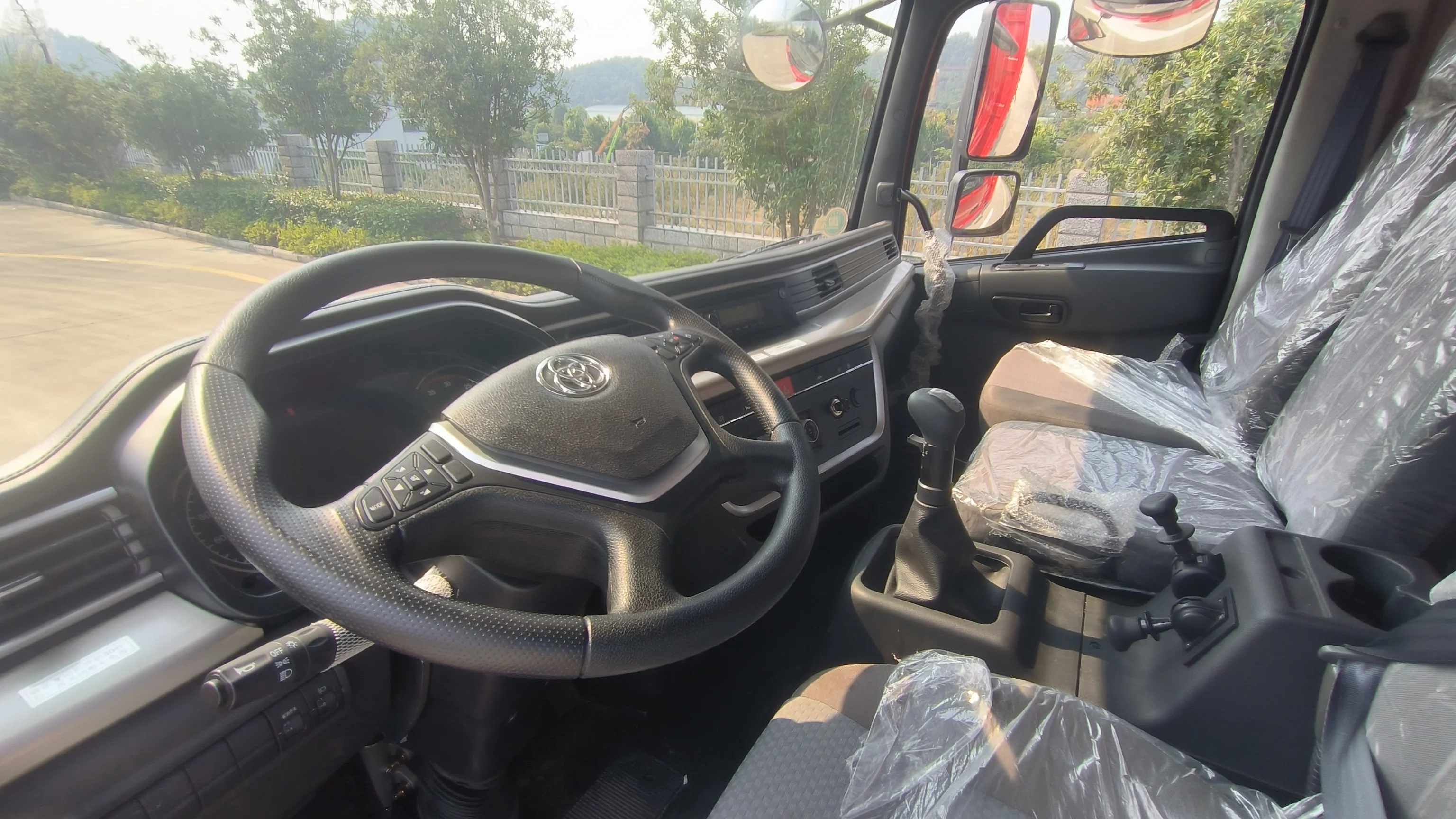 Лидер продаж 6x2/4x4 дизельный транспортный грузовик 4x2 двигатель с левым рулевым управлением прямые продажи от производителя