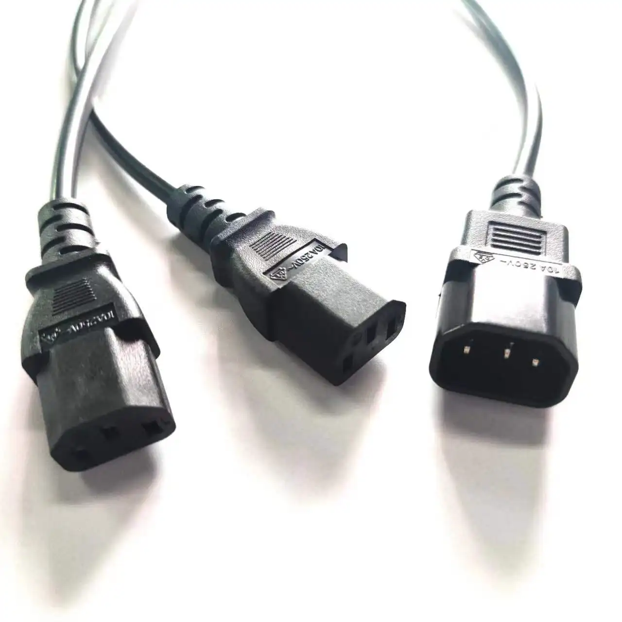 Компьютерный кабель-разветвитель с вилкой IEC 320 C14 на гнездо 2XC13