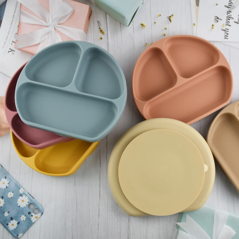 Wholesale Food Grade Silicone Smiling Face Plates for Children Adults without Bisphenol A with Spoon Suction Cups Food Storage