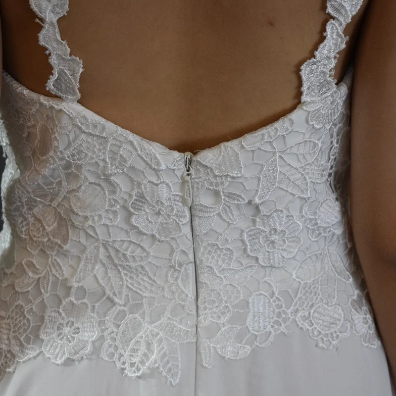 Elegant Lace Flower Evening Dress Suspender Ball Bridesmaid Dress Embroidery Sexy Straight Silhouette Floor-Length Natural Back