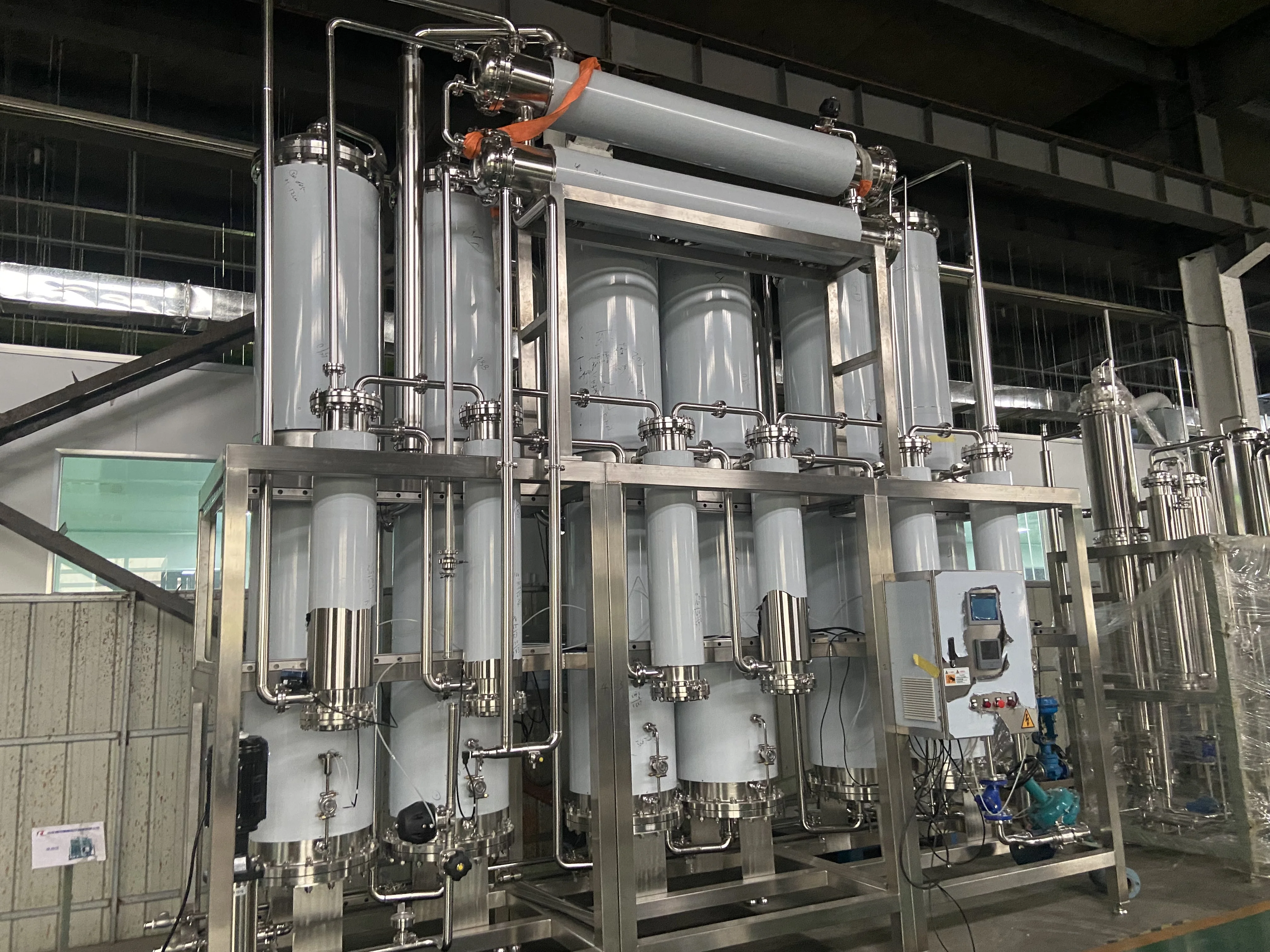 Muliti-effect water distiller to produce wfi