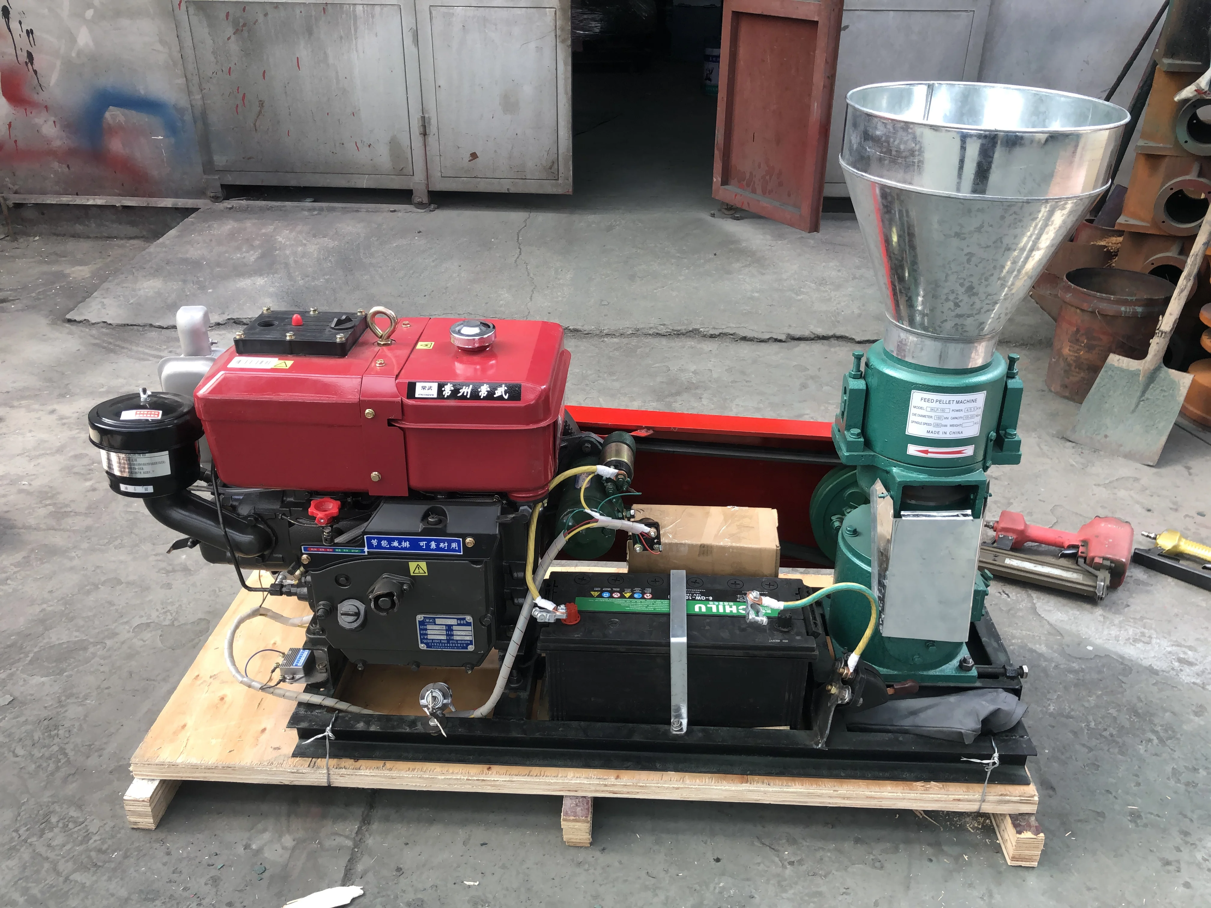 Low Price Chicken Animal Feed Pellet Machine 1 ton 500 kg/h Home Use