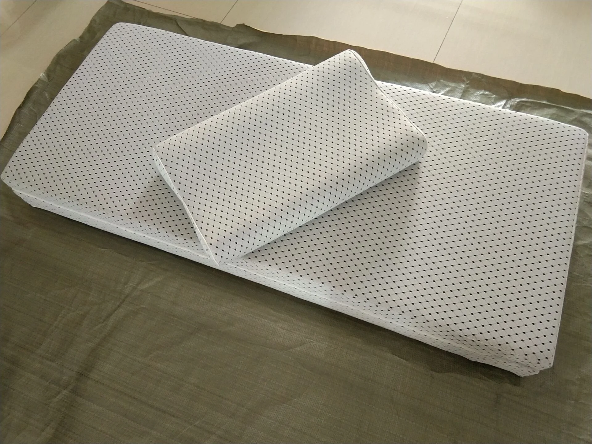Wholesale purchase of environmental health folding mattress