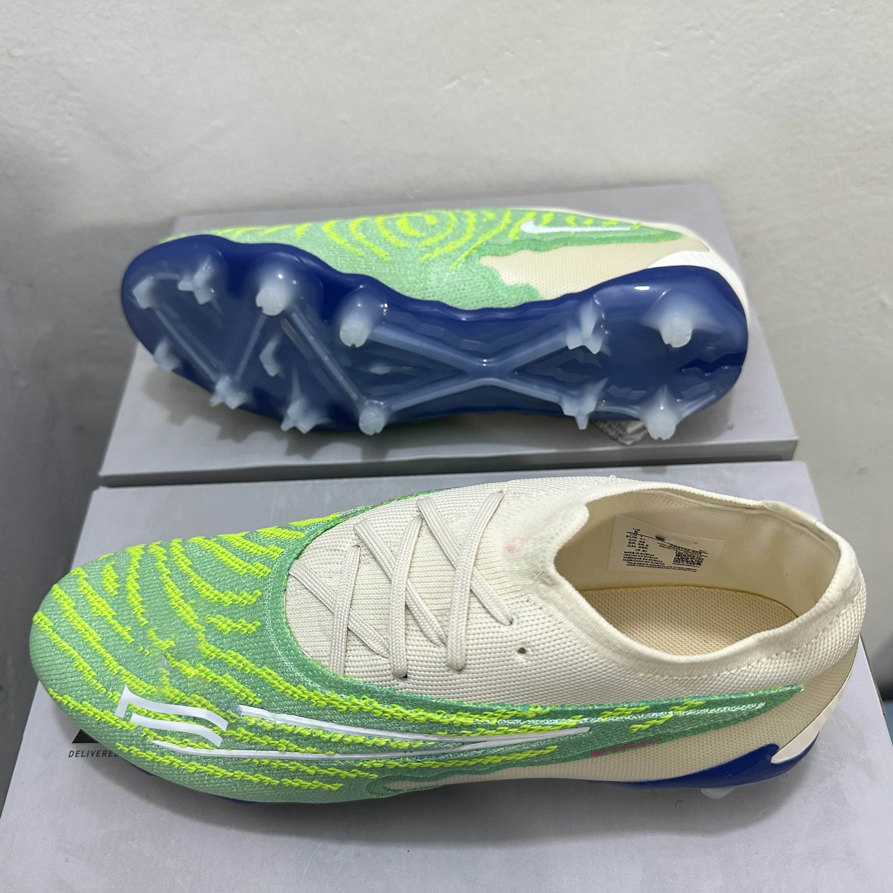 LUSON  Shoes Sneakers Comfortable Adults American Football Shoes Boots Soccer Cleats For Men Custom Soccer Shoes