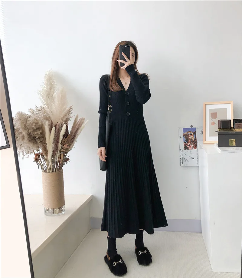 Autumn and winter new loose plus size base long woolen dress with pleats over the knee long skirt