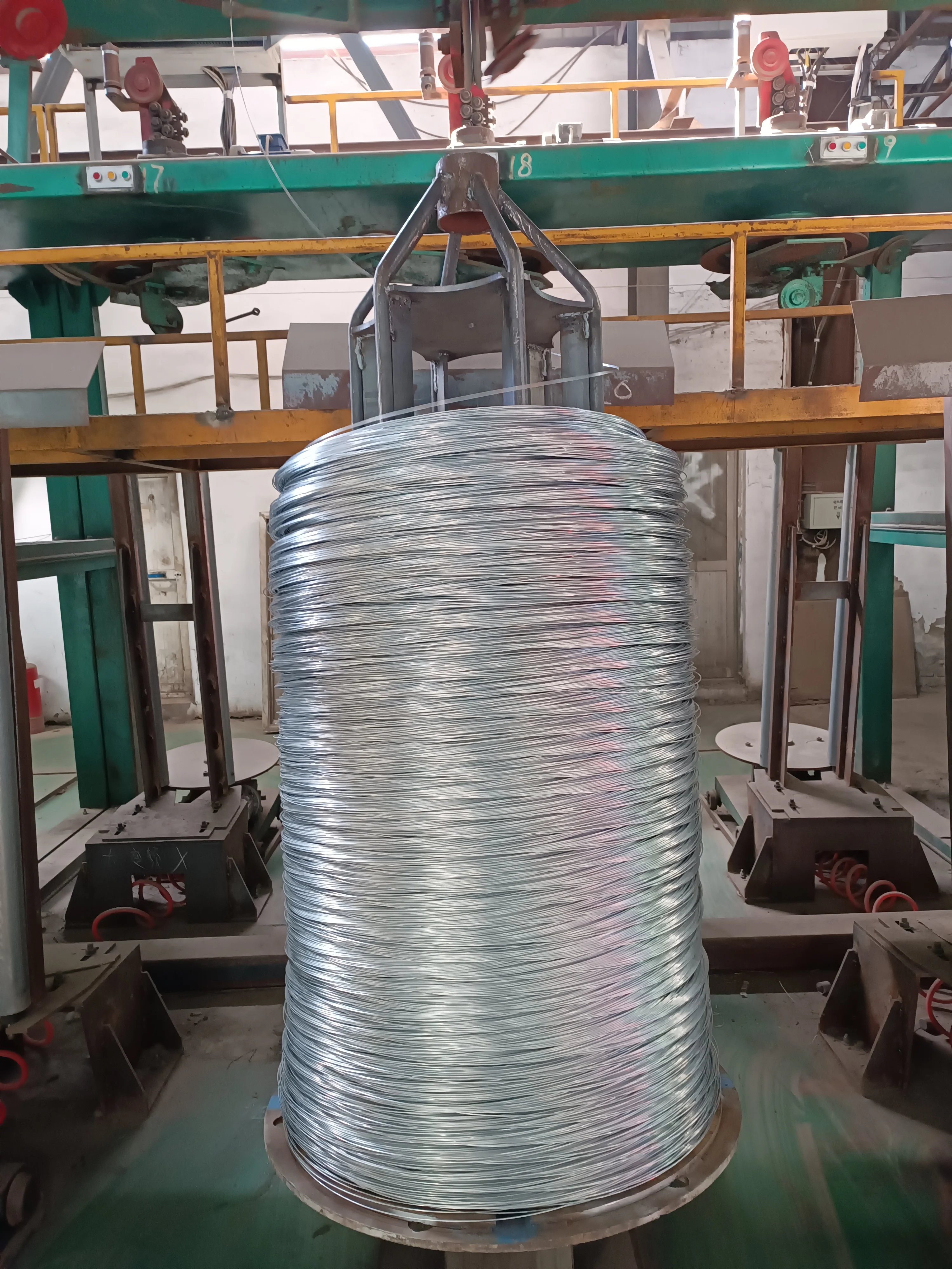 Горячая продажа ASTM 82B SAE1020 1050 1060 высокоуглеродистая пружинная стальная проволока с хорошими ценами для африканского рынка Южной Америки