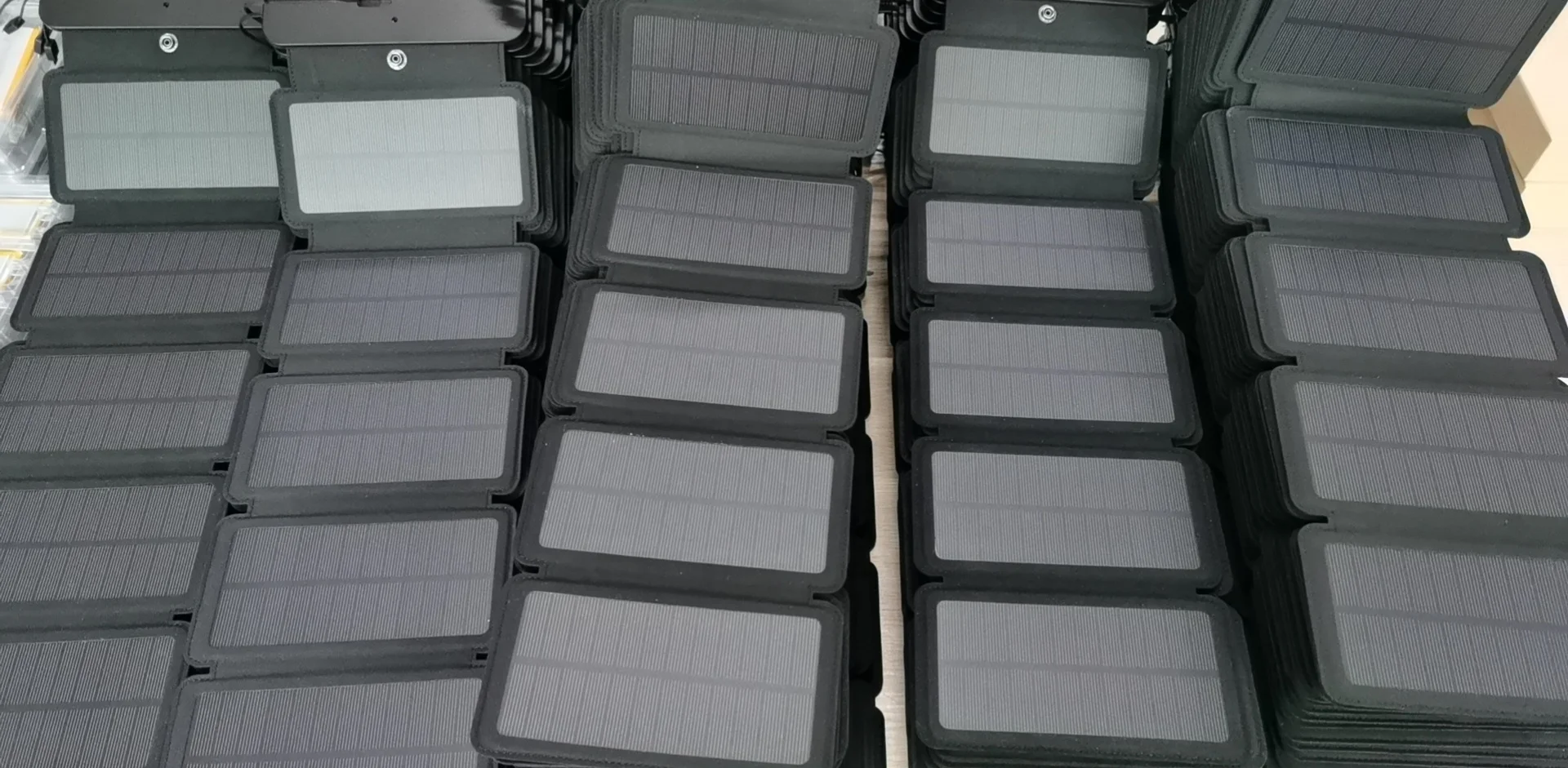 SunPower folding 10W Solar Cells Charger 5V 2.1A USB Output Devices Portable Solar Panels for Smartphones