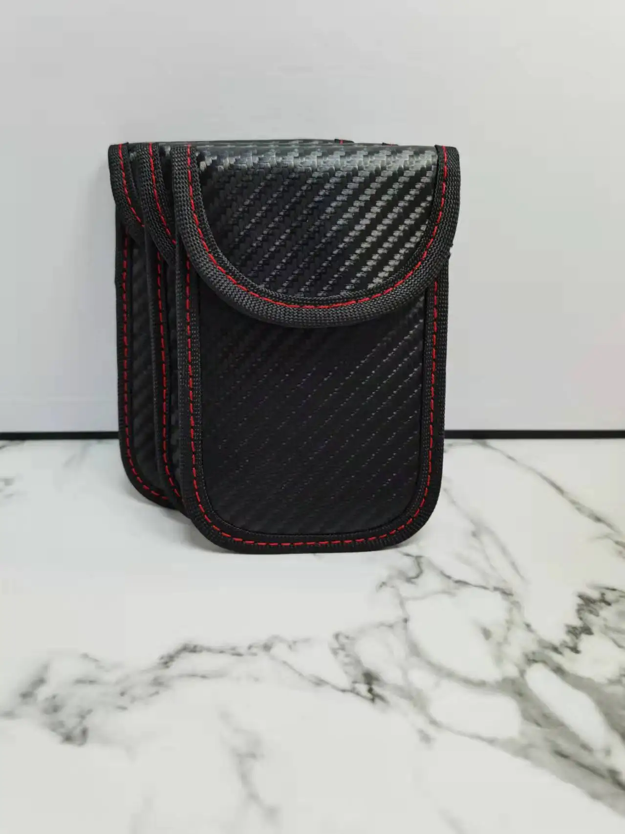 Hot Sale Leather Material Car Key Signal Blocker Case Punch Bag Car Key Protector