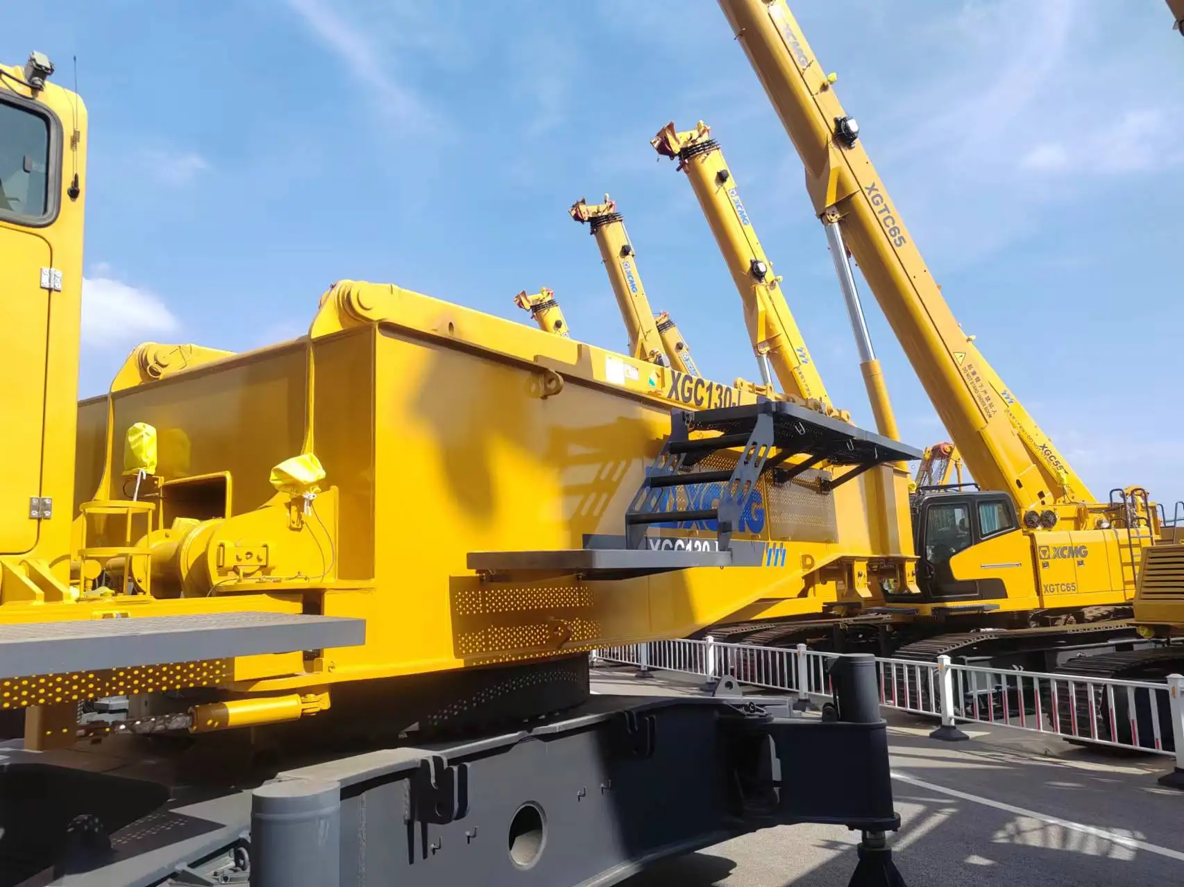 XCMG Official Second Hand Crane Machine Used Crawler Crane Machine XGC130-I For Sale