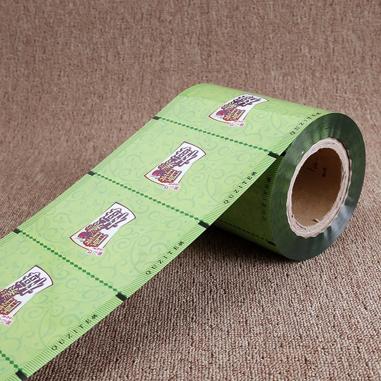 Factory Prices Candy Potato Chips Packaging Film Roll Pe Pet Laminated Film Customized Plastic Film Roll  For Food Packaging