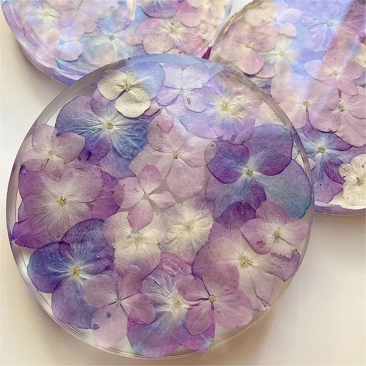 Hot Sell epoxy resin nature dried purple flower design round coaster for tea cups&water glass custom resin coaster