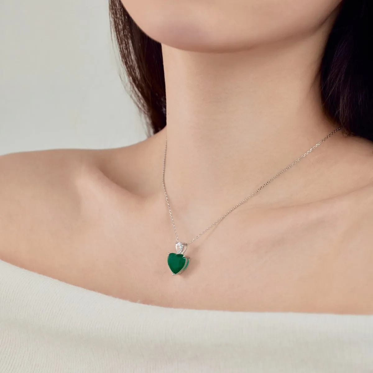 Dylam Wholesale Jewelry S925 Silver Green Emerald Heart Necklaces For Women Big Cz Cubic Zircon Diamond Heart Pendant Necklace