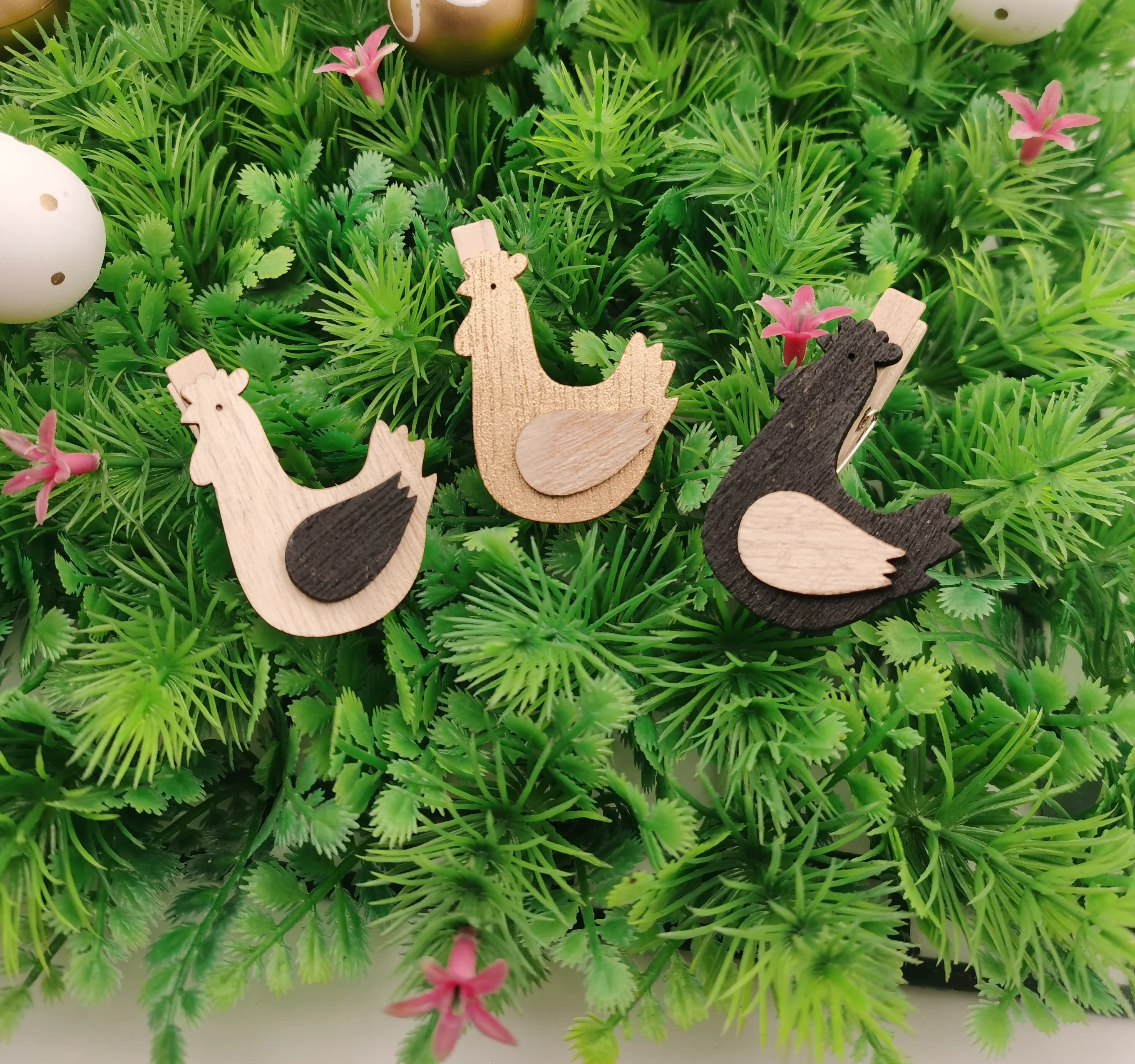 Factory Supply Easter Hen Party Accessories Wooden Hen And Egg Products With Clips Easter Egg Decor