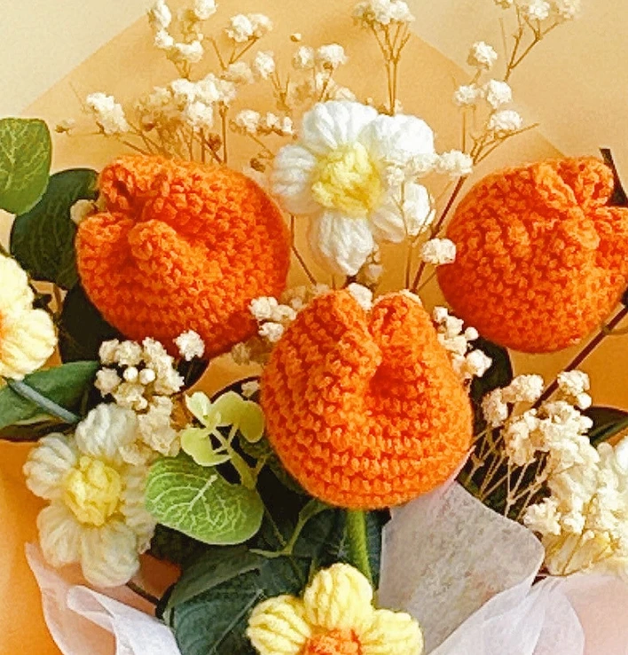 Handmade Yarn Tulip & Rose Bouquet Durable Art Style for Girls Women for Home Decoration Use a GiftWorthy Addition