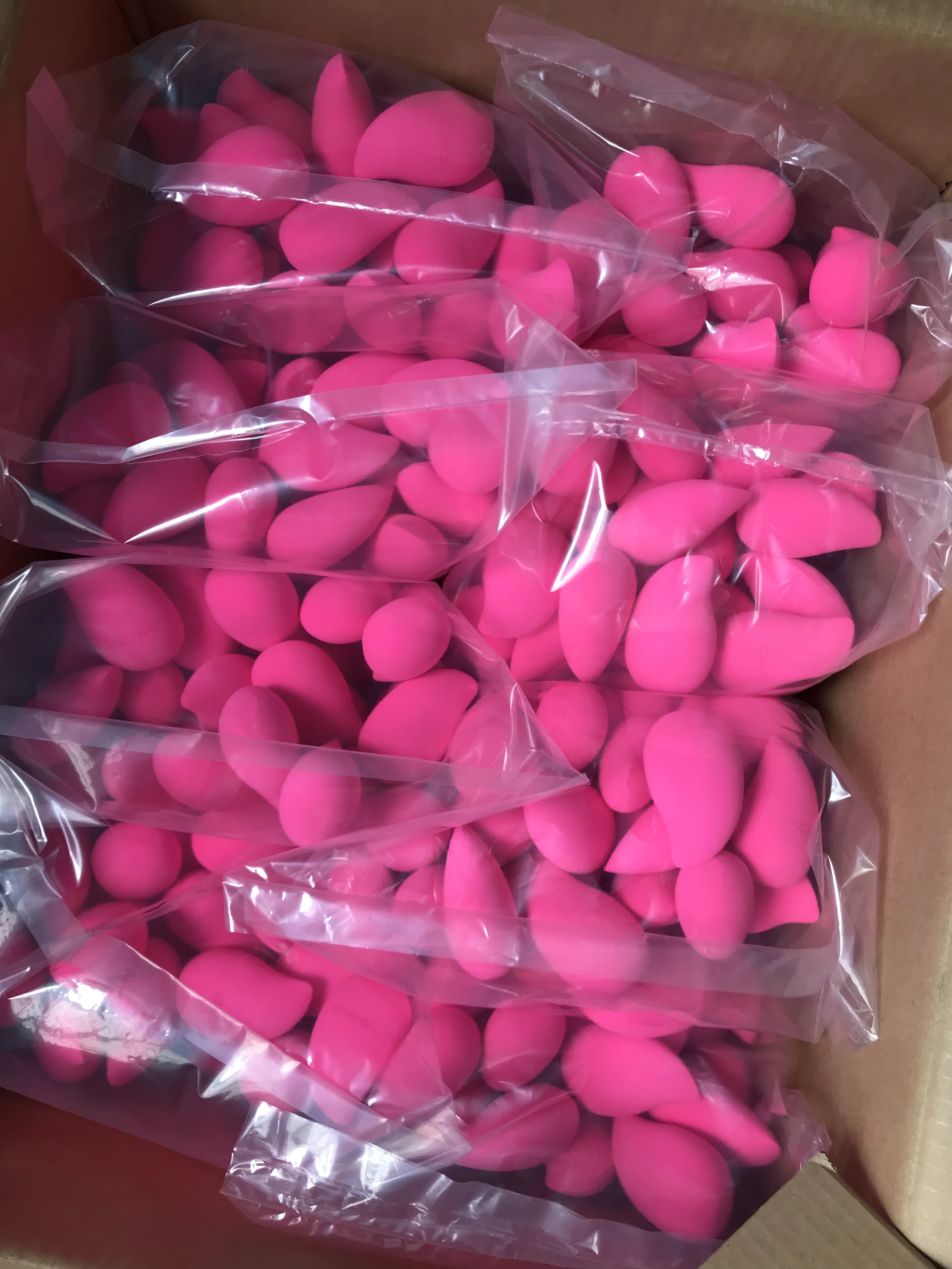 Wholesale Soft Custom Face Latex Free Makeup Sponge  Beauty Puff Sponge Private Label Custom Logo