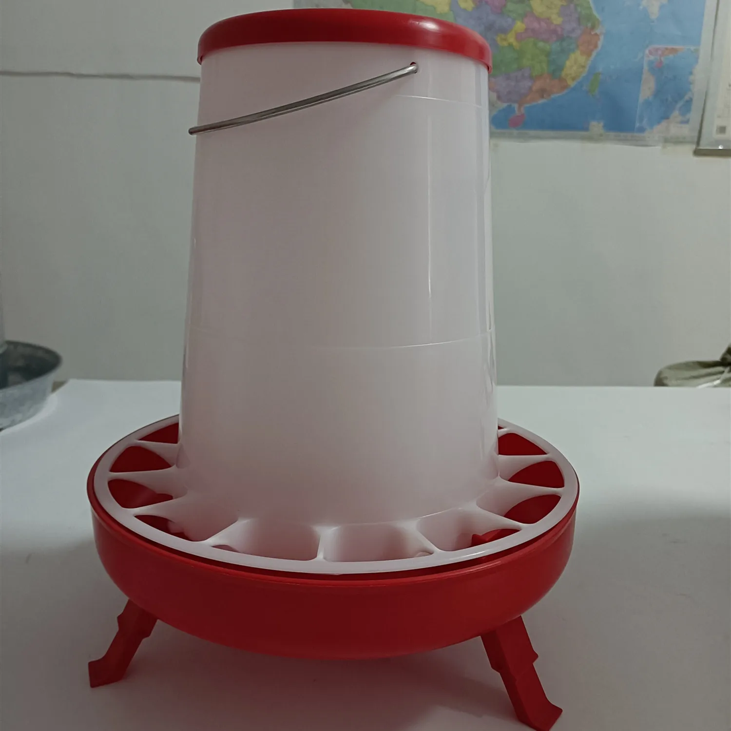 New Popular Special Design Adjustable Chicken Coop House Poultry Chicken Food Feeder