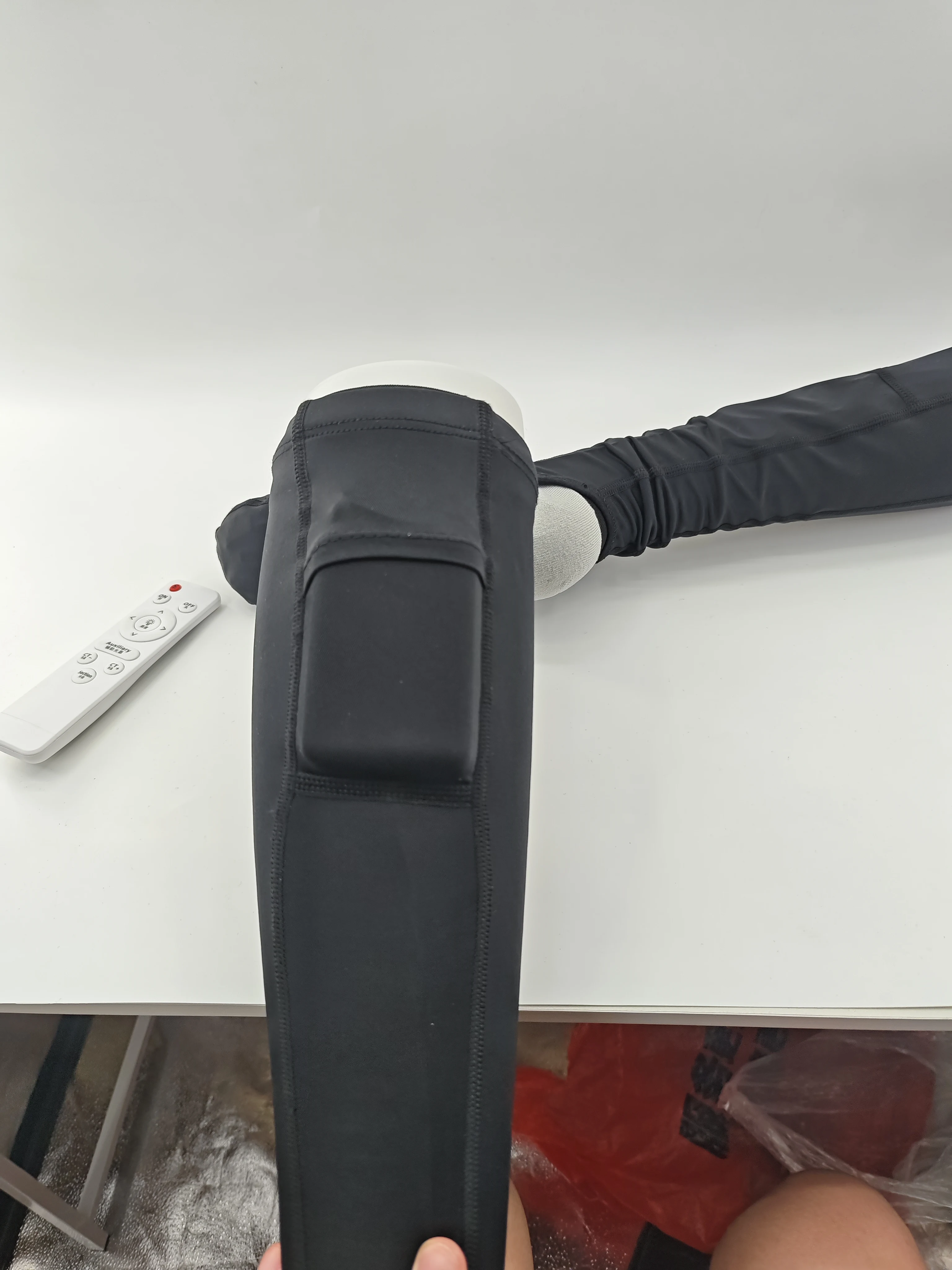 New type app control winter battery electrical heating heated socks for men