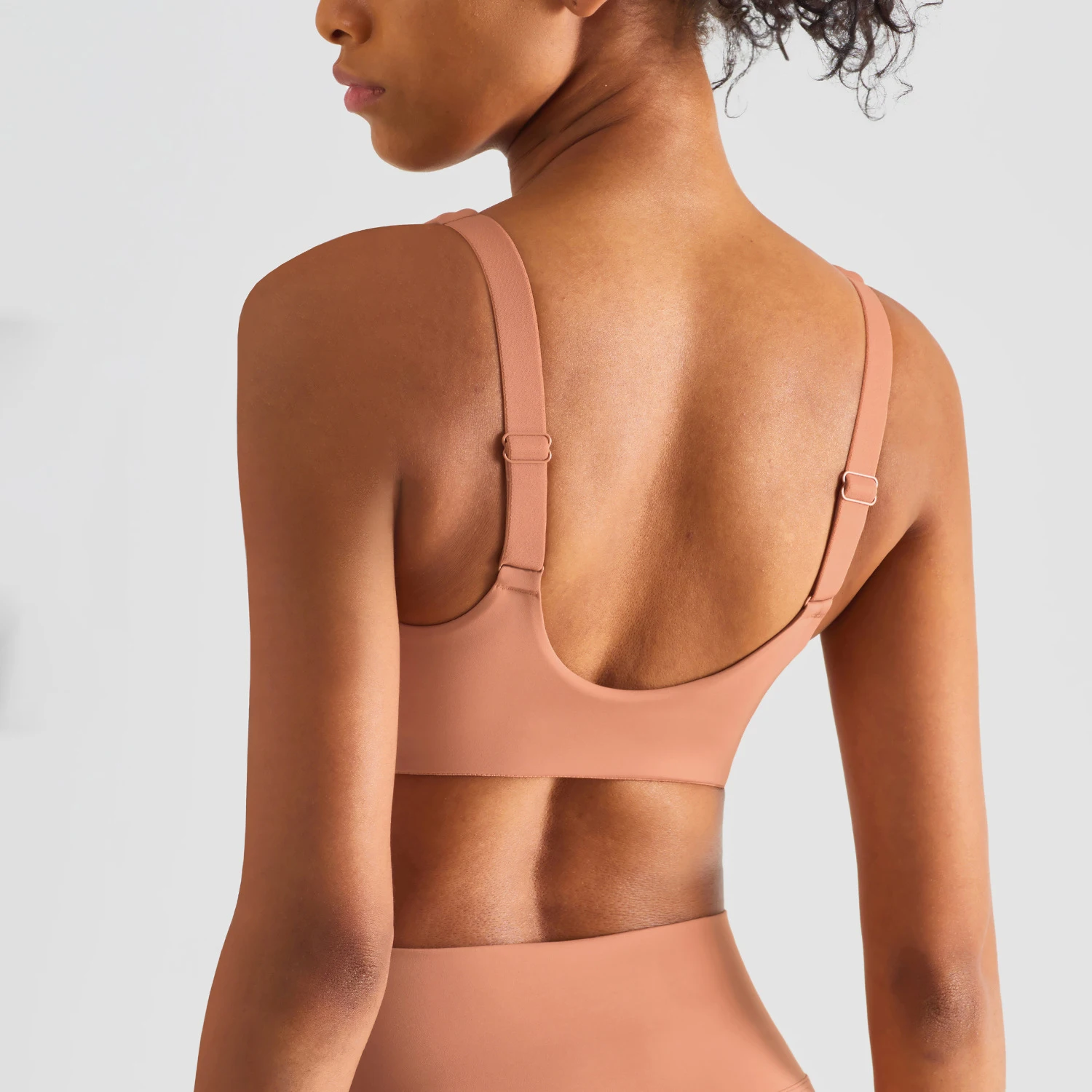 Custom Sexy Adjustable Shoulder Straps Yoga Bra U Back Comfortable Air Cloud Sports Wear Bra Top Women Gym Fitenss Clothes