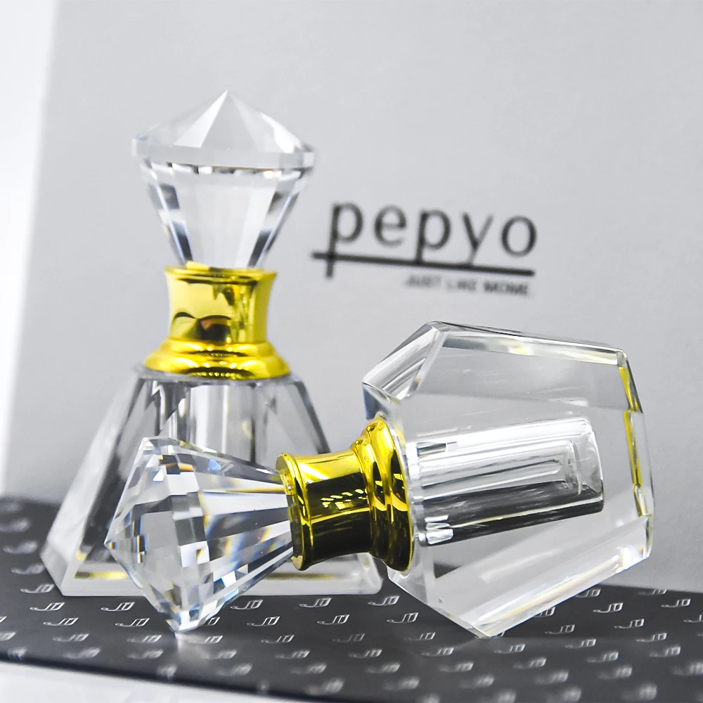Hot Sale Spot 3ml 6ml Crystal Perfume Bottle Small Size Easy to Carry Crystal Essential Oil Bottle with Dripping Stick