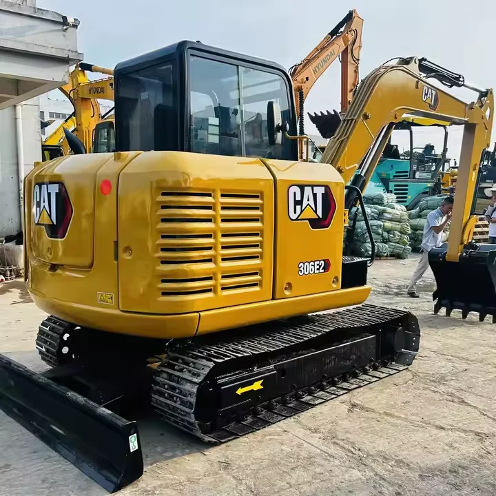 Hot Product ! Used Caterpillar CAT306E2 Mini Crawler Excavator with 34.7KW orignal cat engine cheap sale !