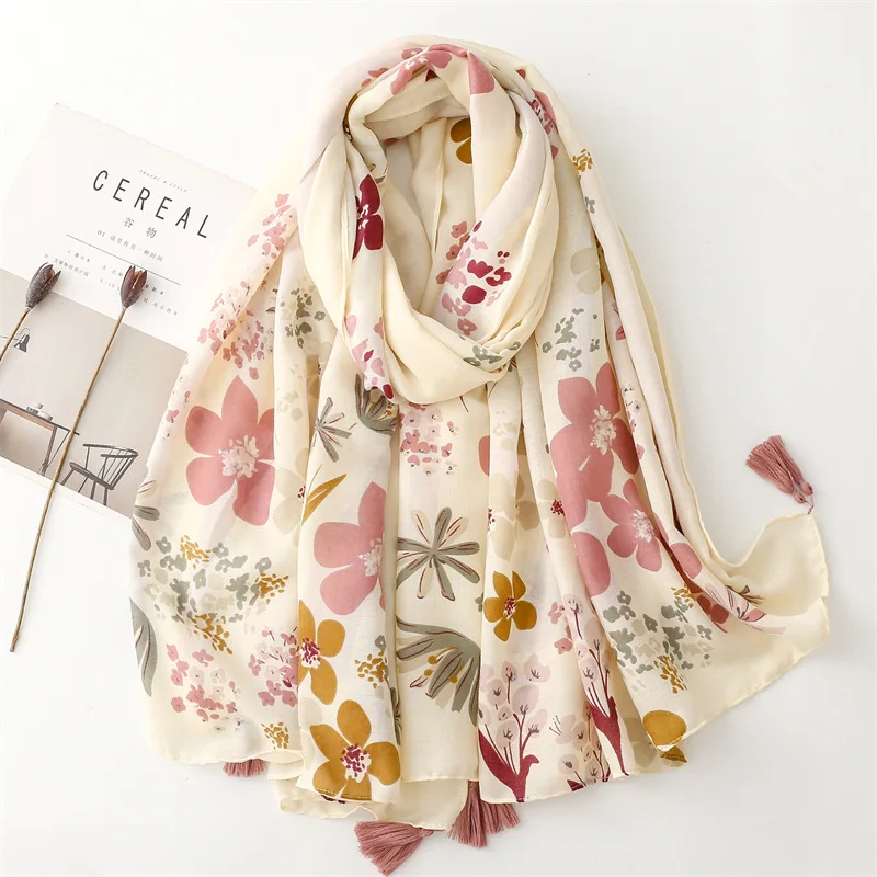 High Quality New Beige Flower Printed Cotton Scarves For Ladies Floral Pattern Cotton Head Wrap Beach Shawls Hijabs With Tassels