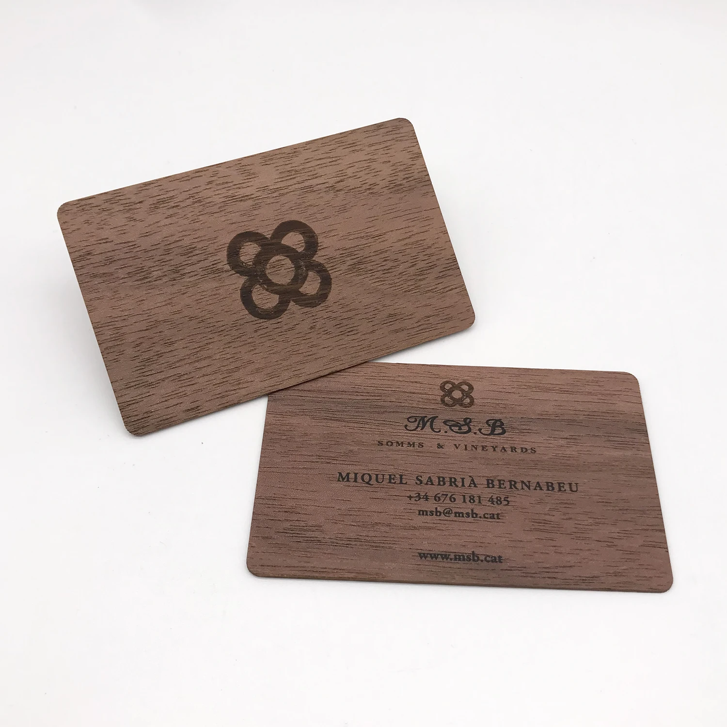 WOOD NFC BUSINESS CARD WITH UNIQUE QR CODE