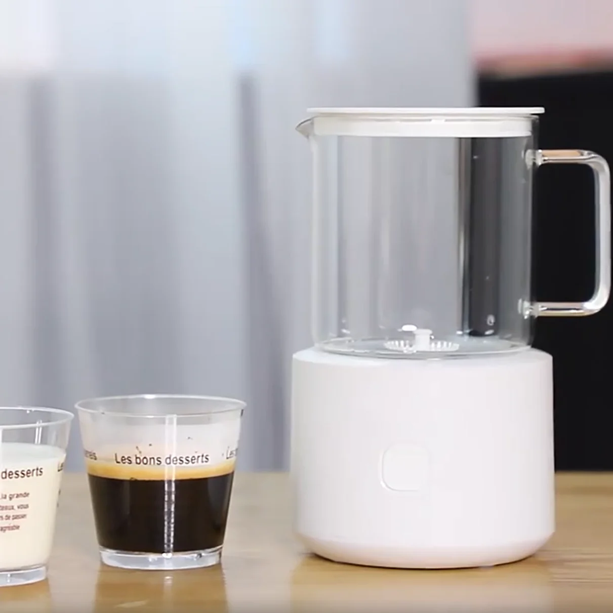 Распродажа портативный Электрический вспениватель молока/автоматический нагреватель для горячего и холодного молока кофе латте