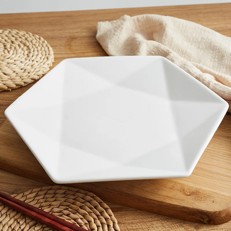 Irregular sauce plates Plum sauce dishes White ceramic small flower shape sauce dish for restaurant