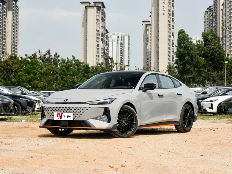2024 Changan Uni-V Turbo Engine Turbocharged Gas Classic Sedan New Cars Ventilated Disc Electronic Parking Left Wholesale