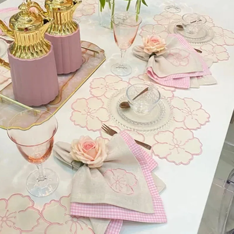 Scalloped Edge cotton Linen Napkins White Hand Embroidery flowers Cotton Napkins Wedding Napkins Linen