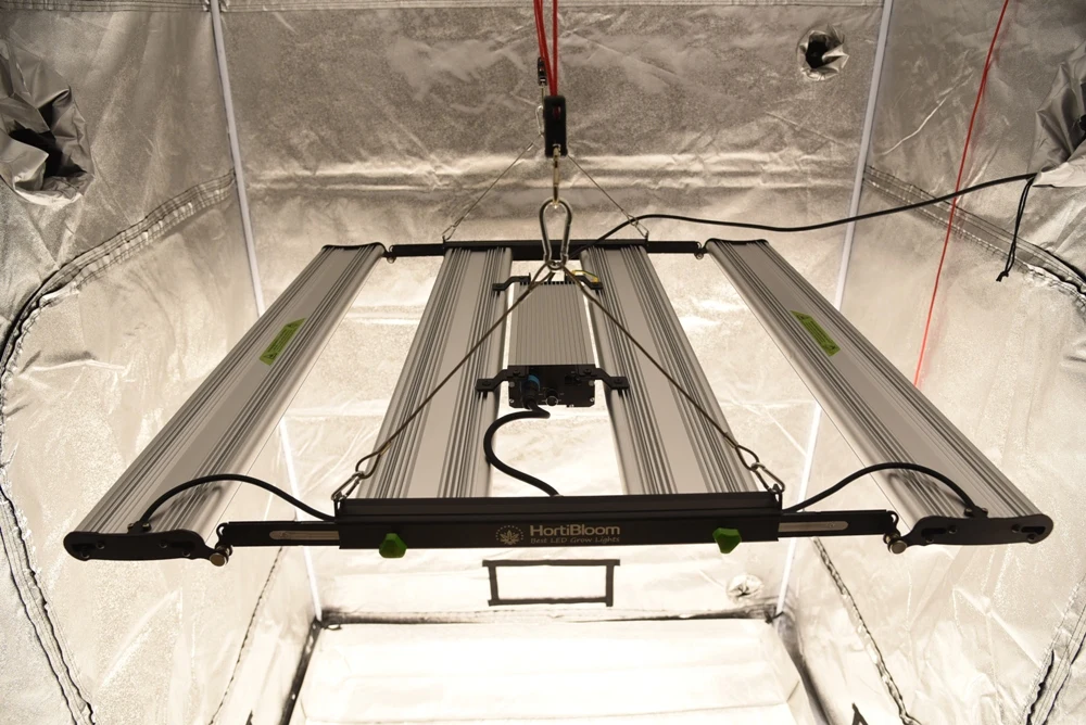 2023 New Mega EVO 720W Folding Commercial Full Spectrum LED Grow Lights Greenhouse