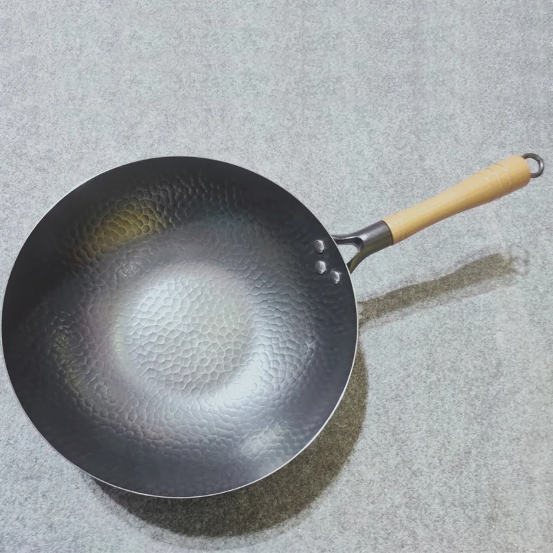 30 cm Chinese Carbon Steel Wok Hand Hammered Wok With Wooden Handle Carbon Steel Wok Pan