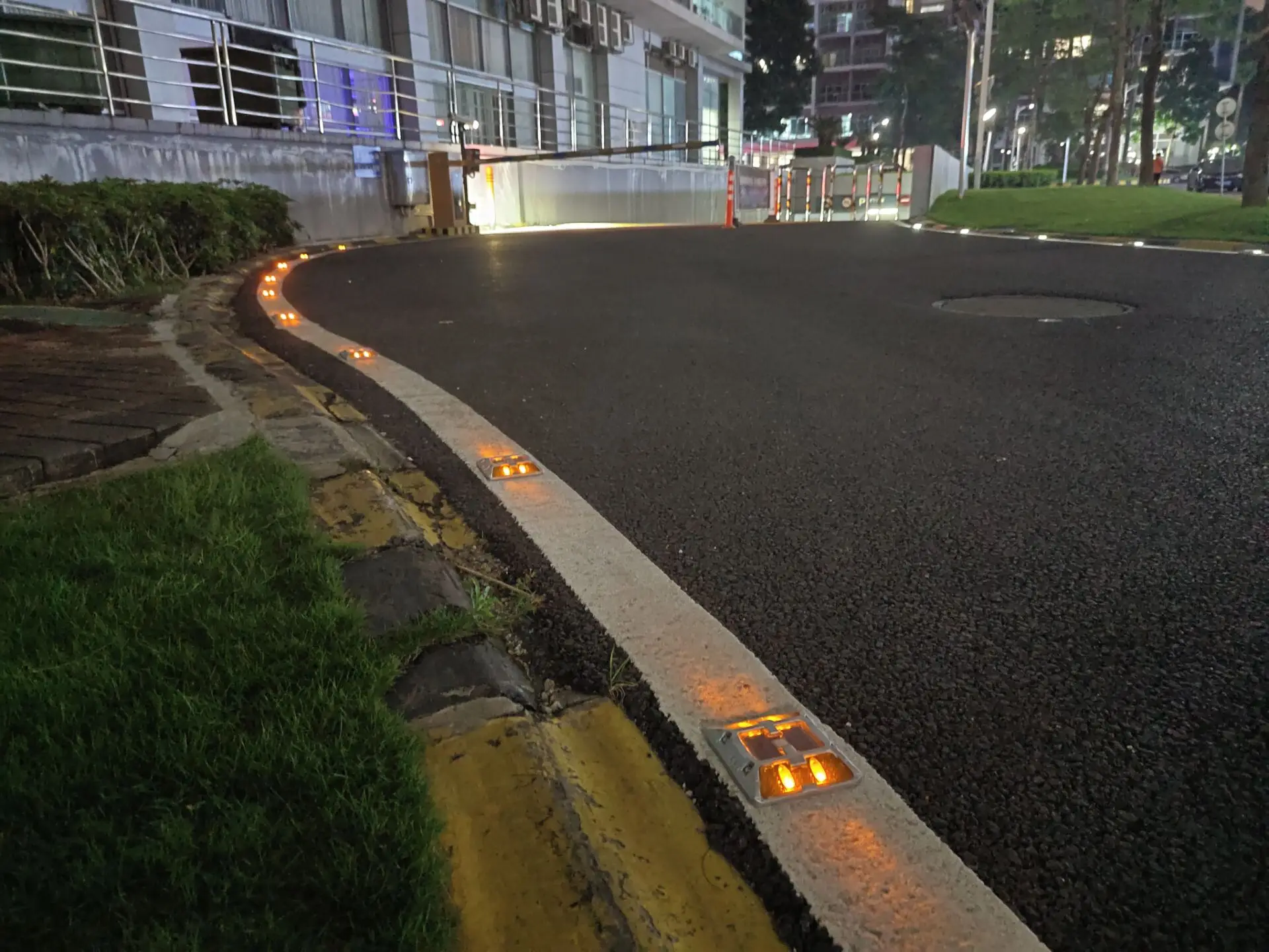 Ip68 Traffic Aluminum Warning Products Warn Light Solar Road Marker Beacon led Reflective Solar Road Stud