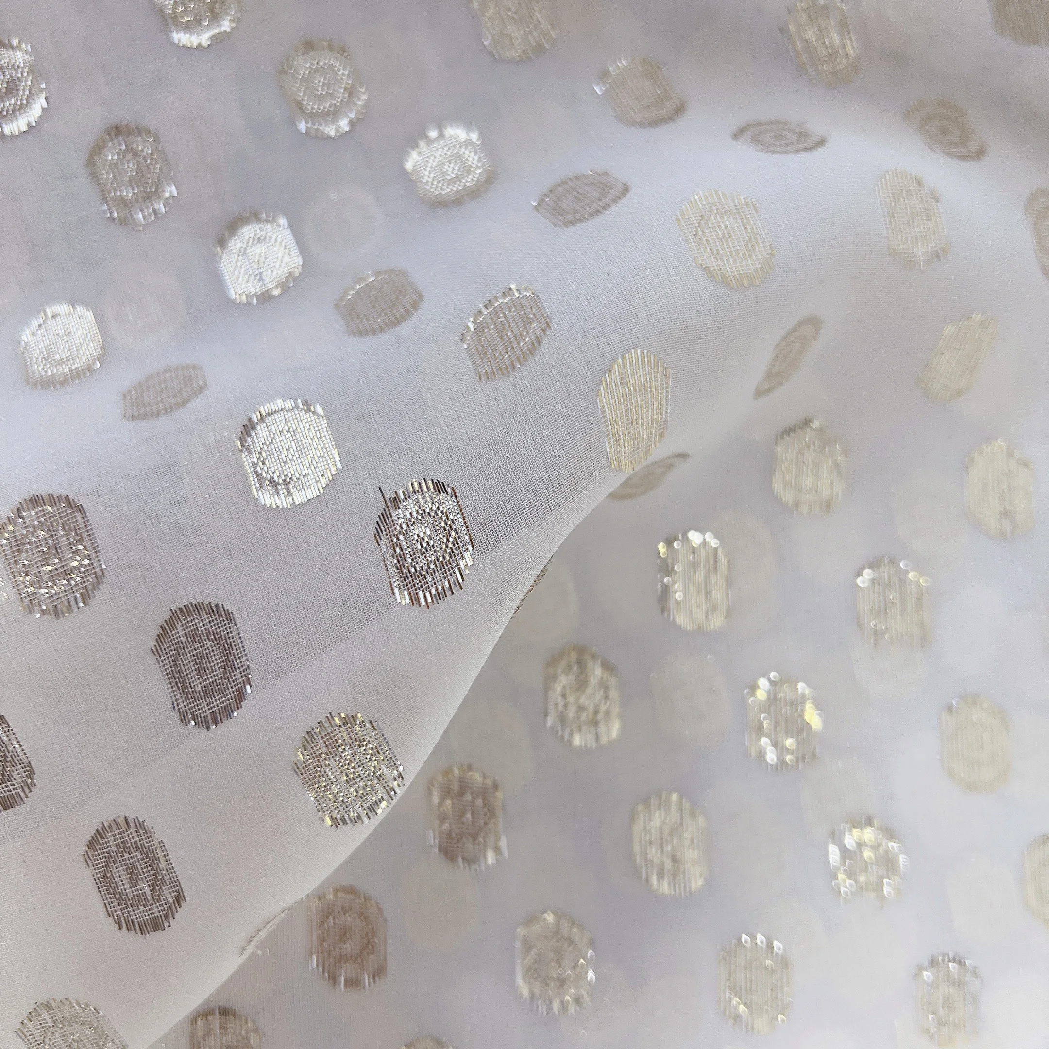 Wholesale 10.5MM Gauze Jacquard Silk Metallic Fabric For Women Dress