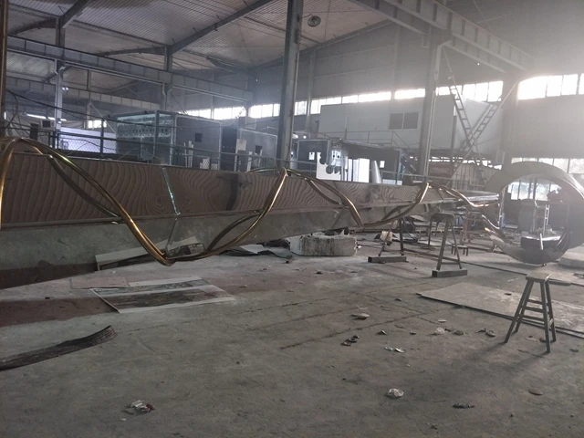 Hot sale Modern metal art Move Dynamic ring statue landscape decoration outdoor pool mirror polished stainless steel sculpture