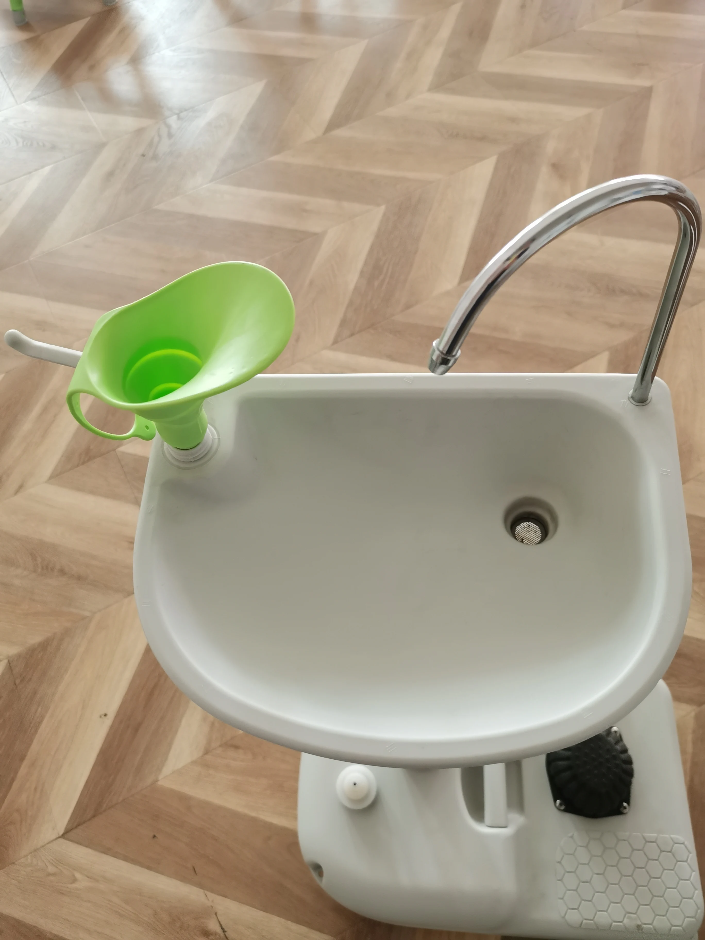 portable outdoor hand wash basin, movable washbasin, Simple leisure picnic site workshop pedal sink with water tank