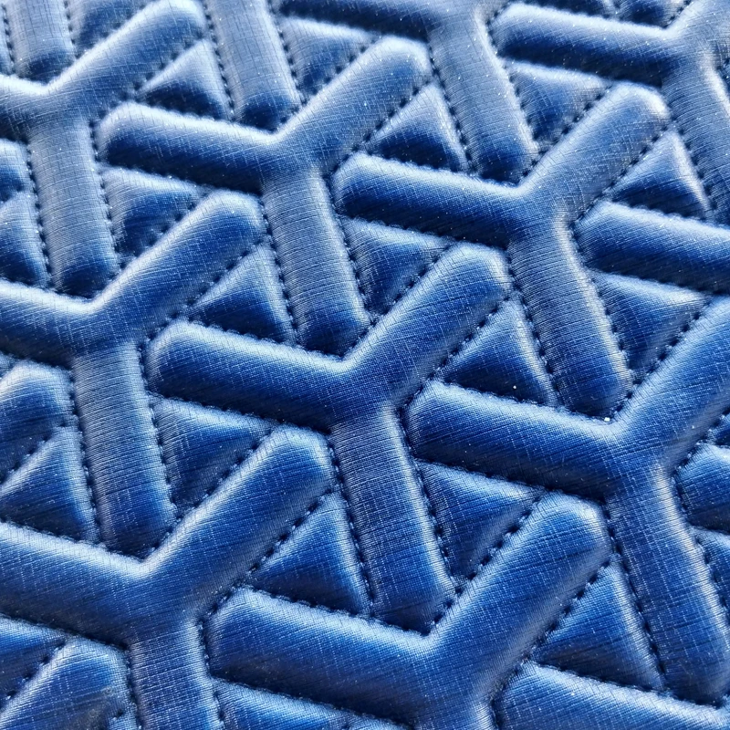 2023 No Embroidery Non-Toxic Scratch-Resistant Triangular Factory Fashionable Leather Car Mat