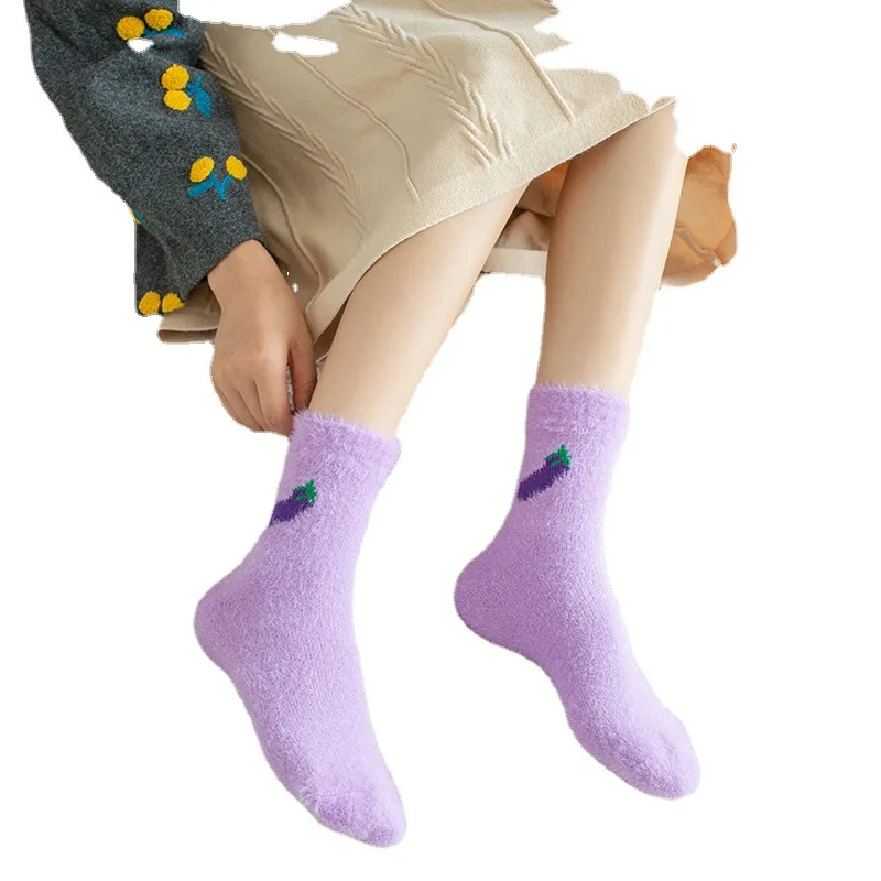Custom High Quality Women Cartoon Embroidered Winter Indoor Warm Thick fuzzy Coral Soft Bed Sock floor socks Girls Crew Socks